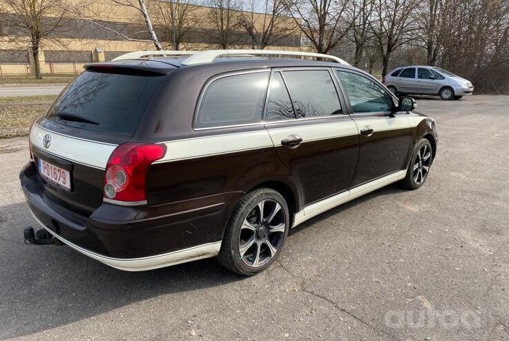 Toyota Avensis 2 generation wagon