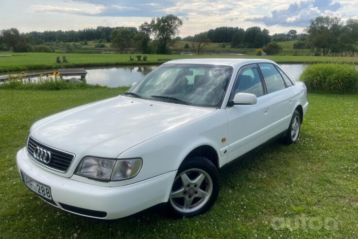 Audi A6 A4/C4 Sedan