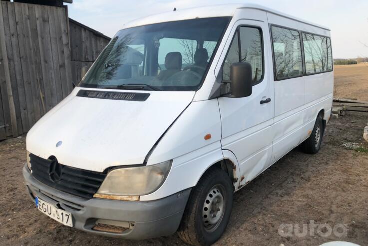 Mercedes-Benz Sprinter First generation