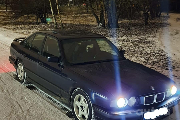 BMW 5 Series E34 Sedan