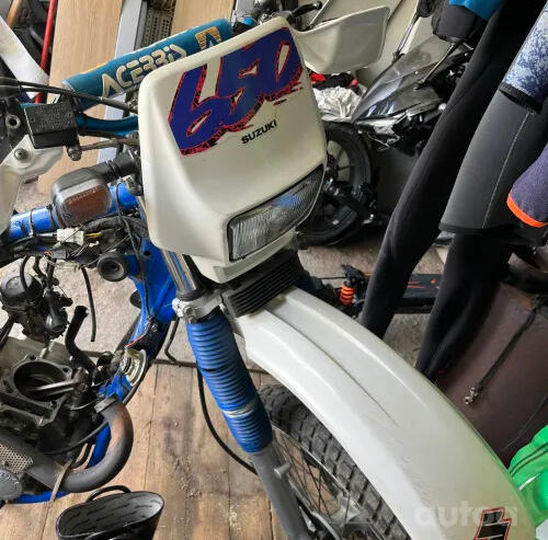 Suzuki DR