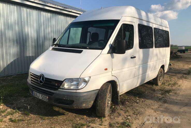 Mercedes-Benz Sprinter First generation
