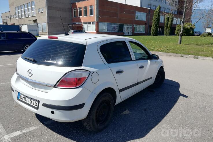 Opel Astra H Hatchback