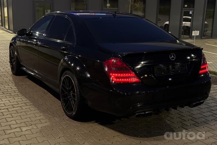 Mercedes-Benz S-Class W221 Sedan Long