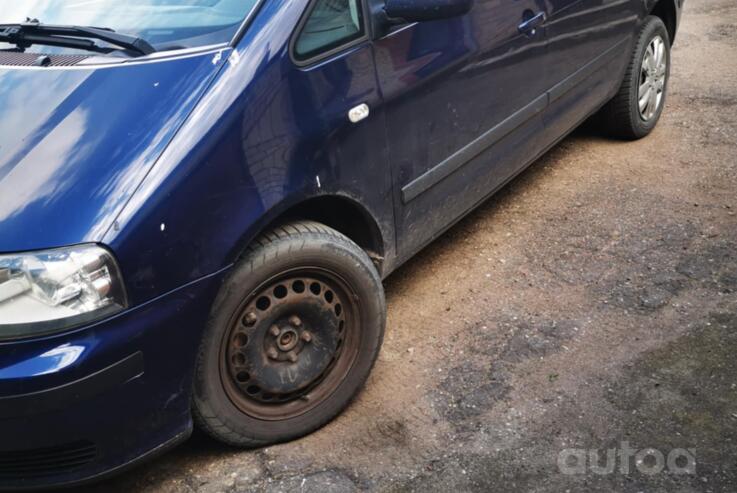 SEAT Alhambra 1 generation [restyling] Minivan