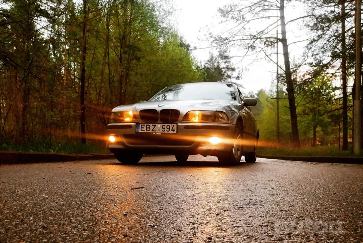 BMW 5 Series E39 Sedan 4-doors
