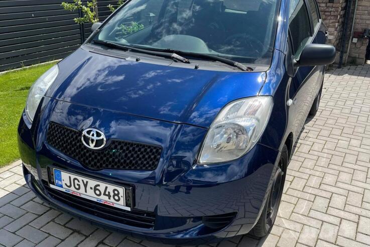 Toyota Yaris 2 generation