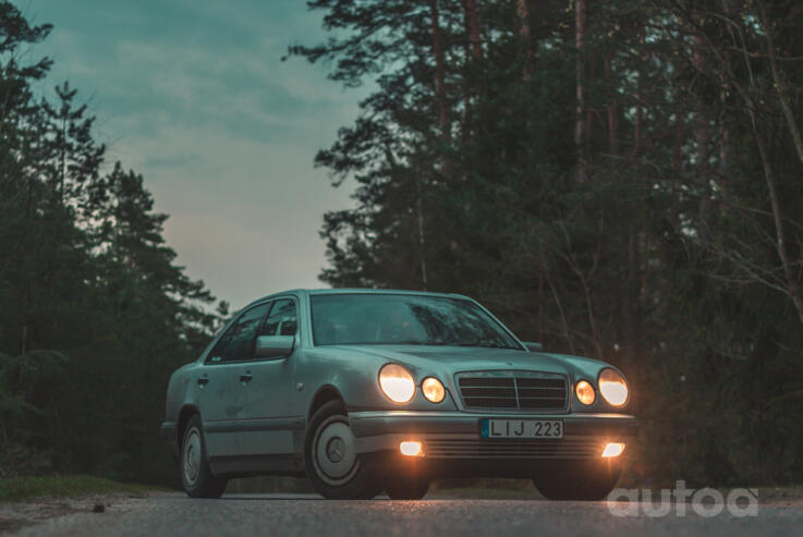 Mercedes-Benz E-Class W210/S210 Sedan 4-doors