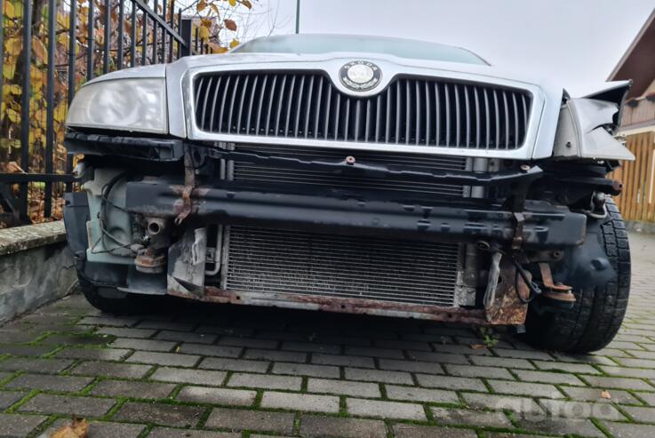 Skoda Octavia 2 generation Combi wagon 5-doors