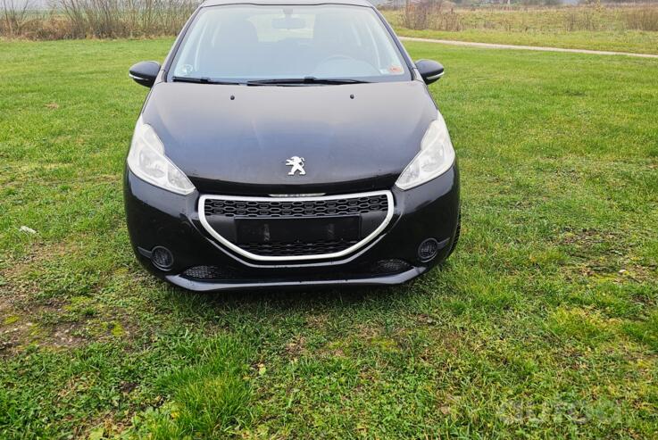 Peugeot 208 1 generation Hatchback 5-doors