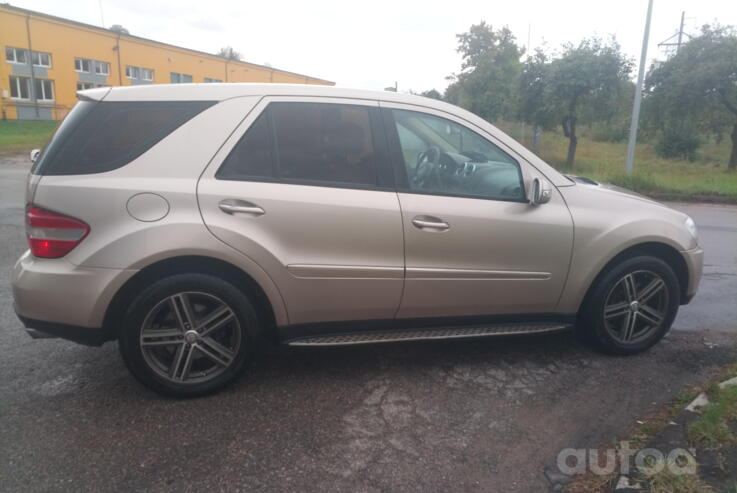 Mercedes-Benz M-Class W164 Crossover 5-doors