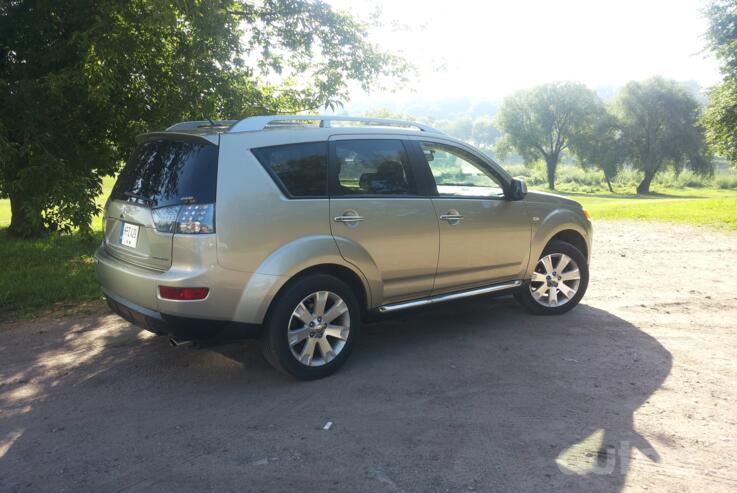 Mitsubishi Outlander 2 generation