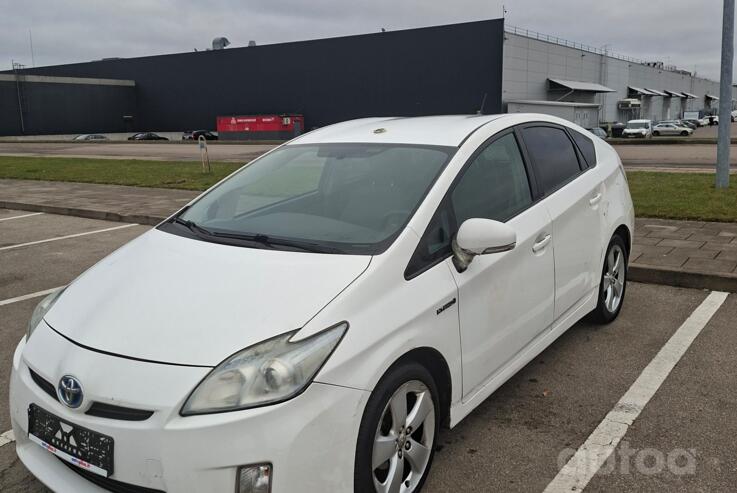 Toyota Prius 3 generation Hatchback 5-doors
