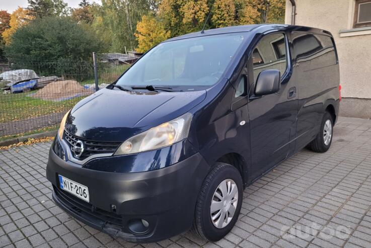Nissan NV200 1 generation Combi minivan