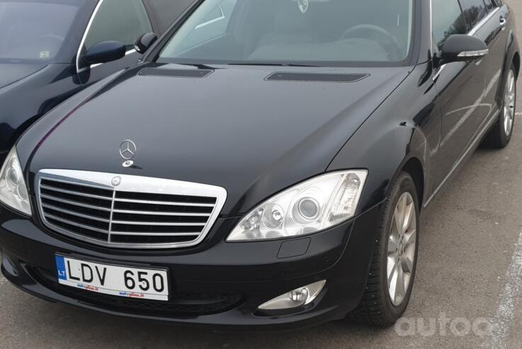 Mercedes-Benz S-Class W221 Sedan