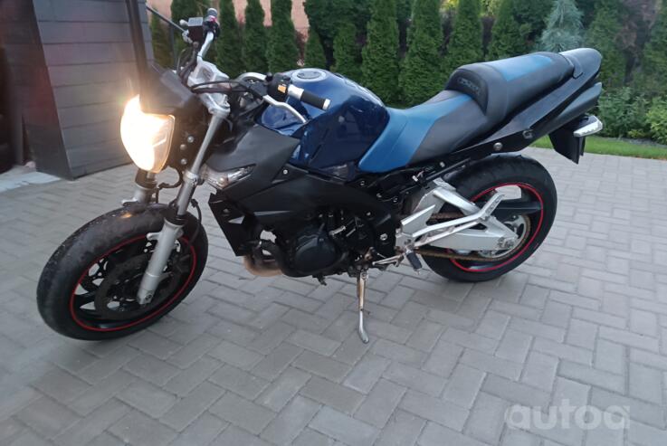 Suzuki GSR 600