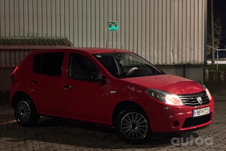 Dacia Sandero 1 generation Hatchback