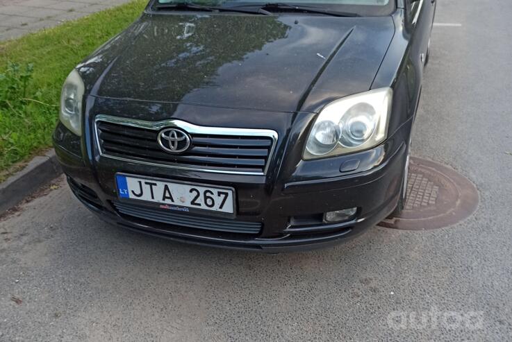 Toyota Avensis 2 generation wagon