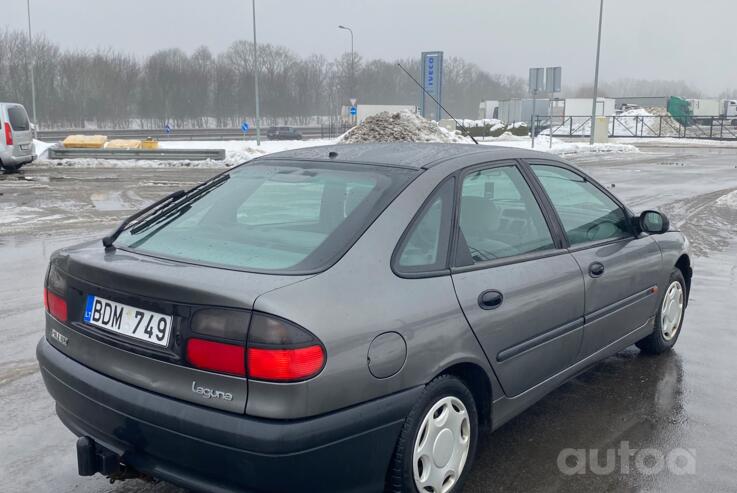 Renault Laguna 1 generation Liftback