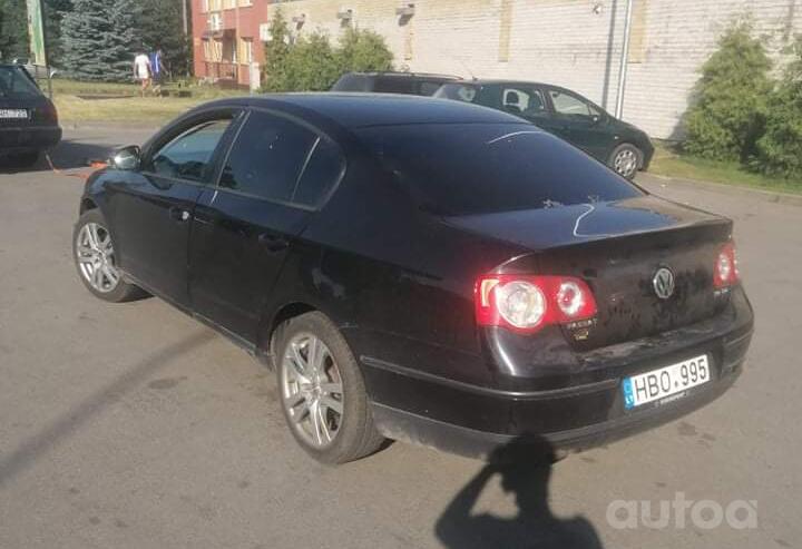 Volkswagen Passat B6 Sedan 4-doors