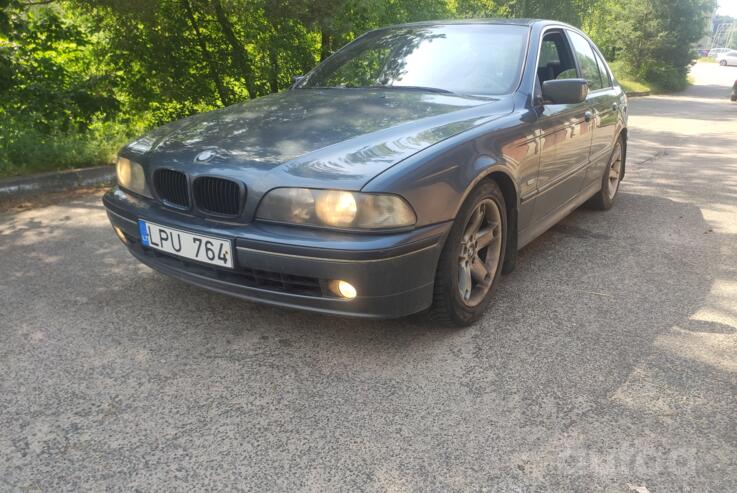 BMW 5 Series E39 Sedan 4-doors