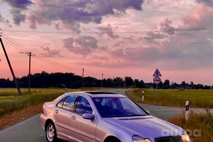 Mercedes-Benz C-Class W203/S203/CL203 Sedan