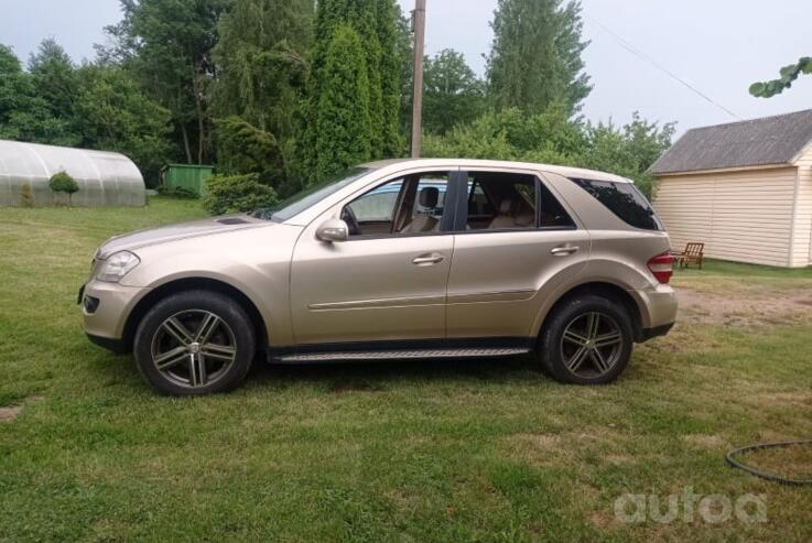 Mercedes-Benz M-Class W164 Crossover 5-doors