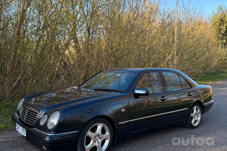 Mercedes-Benz E-Class W210 Sedan