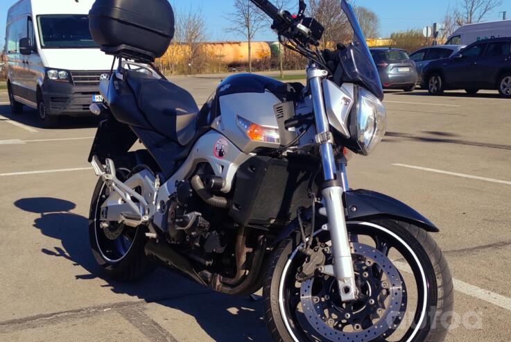 Suzuki GSR 600