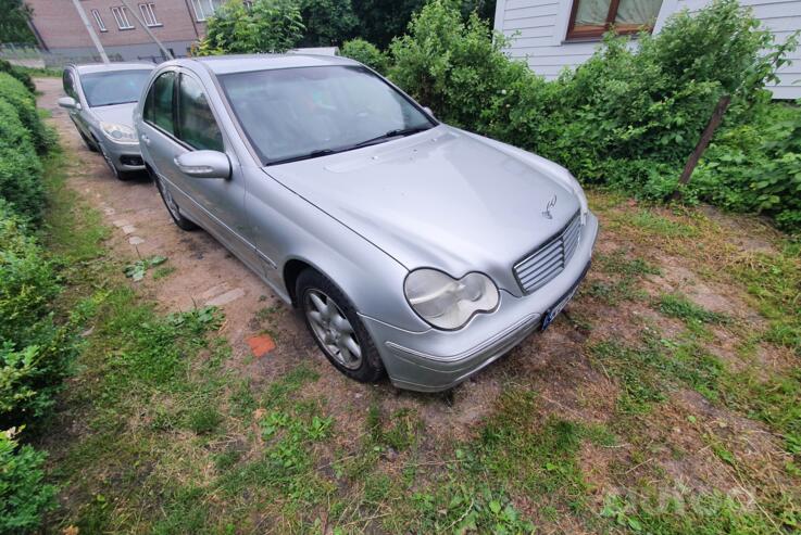 Mercedes-Benz C-Class W203/S203/CL203 Sedan