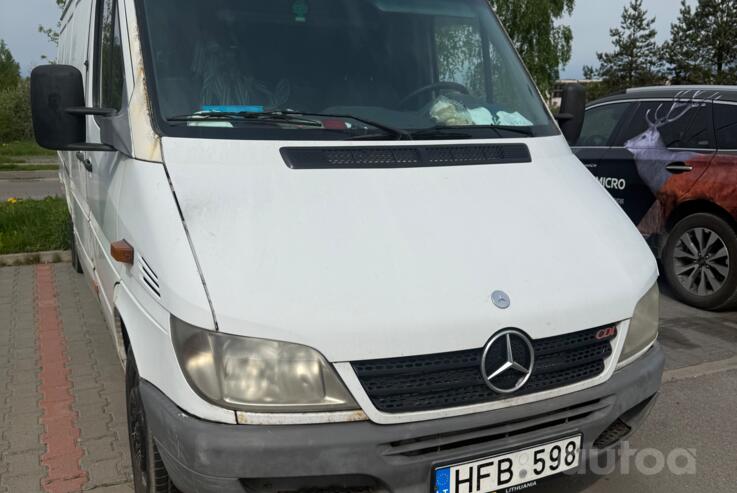 Mercedes-Benz Sprinter First generation