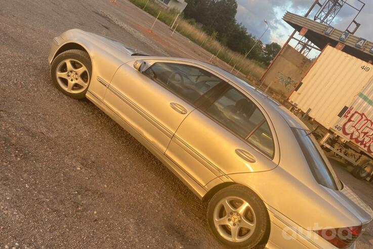 Mercedes-Benz C-Class W203/S203/CL203 Sedan 4-doors