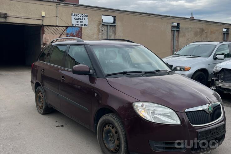 Skoda Fabia 5J [restyling] Combi wagon 5-doors