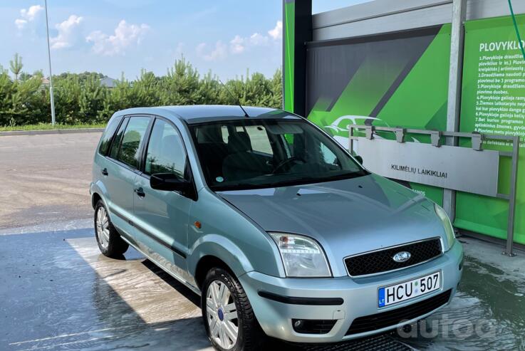 Ford Fusion 1 generation Hatchback