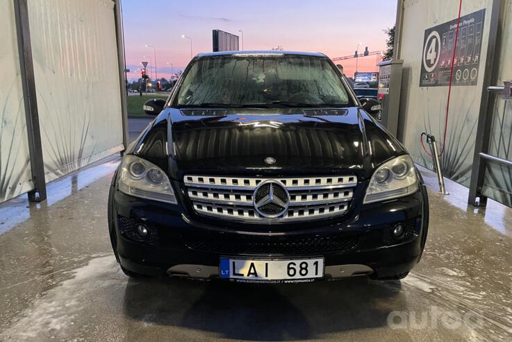 Mercedes-Benz M-Class W164 Crossover 5-doors
