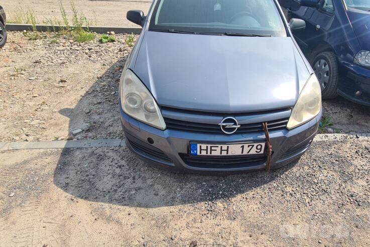 Opel Astra H Hatchback