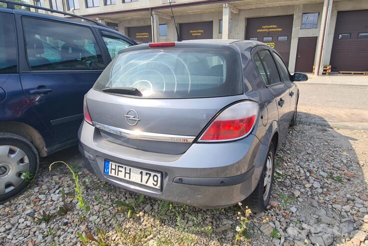 Opel Astra H Hatchback