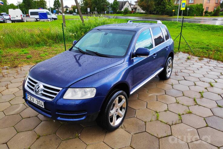 Volkswagen Touareg 1 generation Crossover