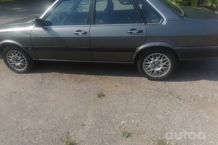 Audi 80 B2 Sedan 4-doors