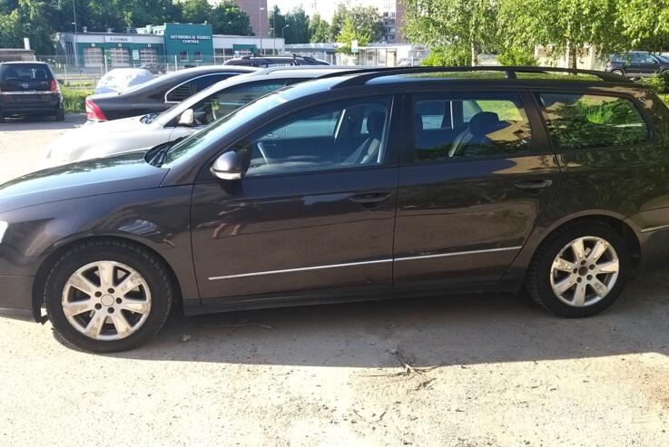 Volkswagen Passat B6 wagon 5-doors
