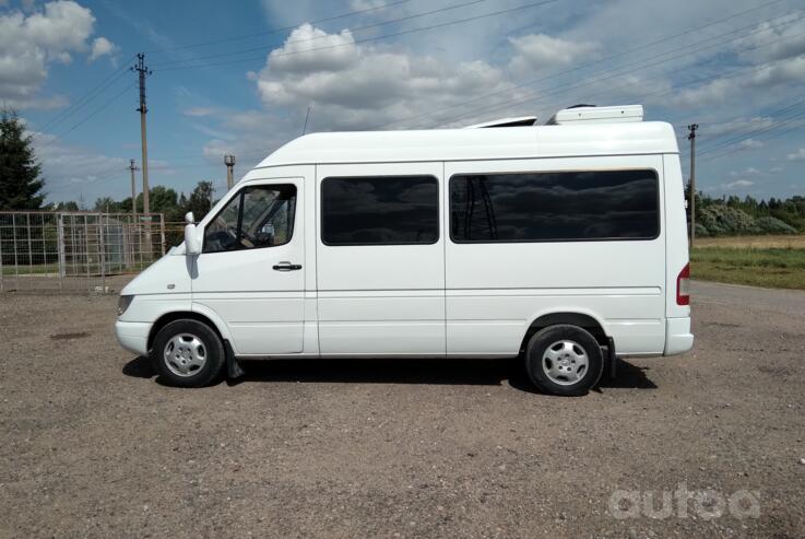 Mercedes-Benz Sprinter First generation
