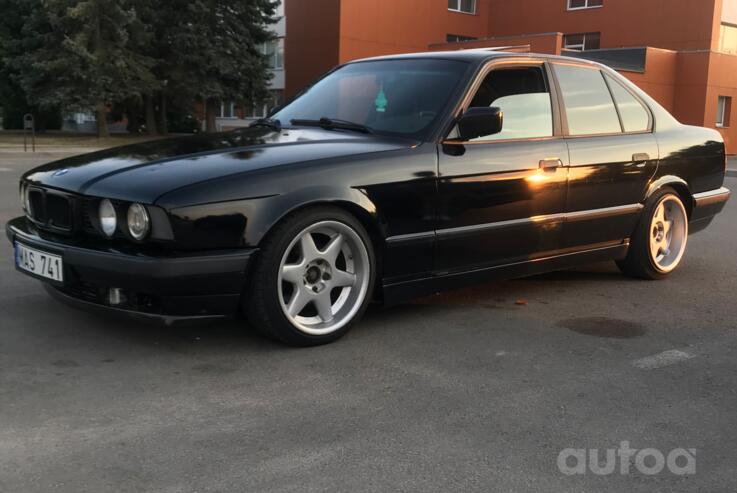 BMW 5 Series E34 Sedan