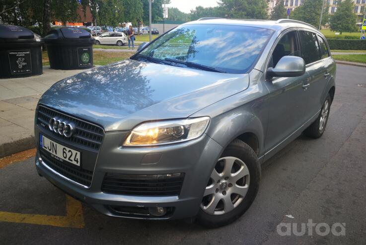 Audi Q7 4L Crossover