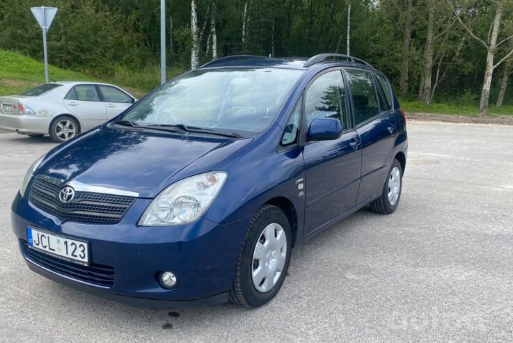 Toyota Corolla Verso 1 generation Minivan