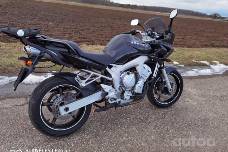 Yamaha FZS 600 Fazer