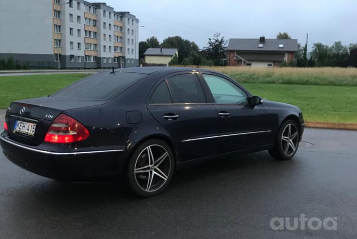 Mercedes-Benz E-Class W211 Sedan