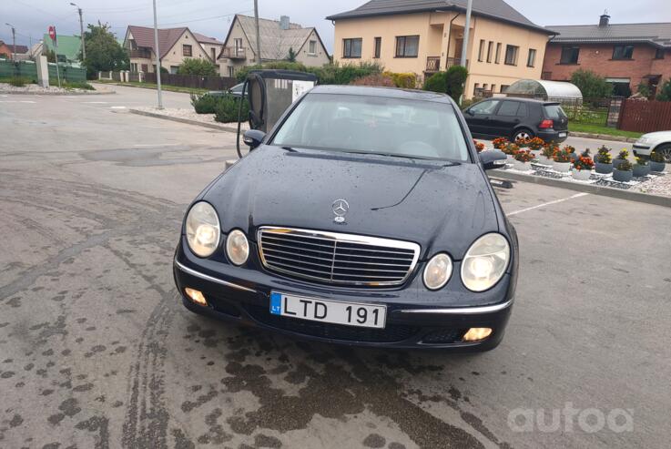Mercedes-Benz E-Class W211 Sedan
