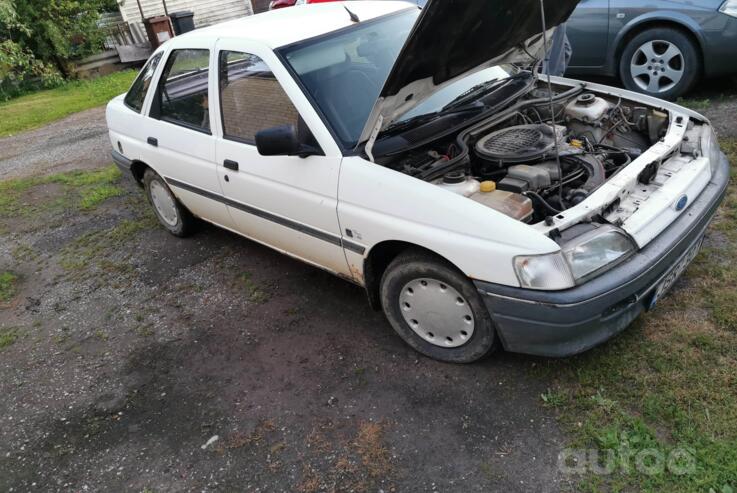 Ford Escort 5 generation Hatchback 5-doors