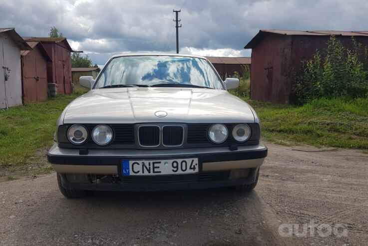 BMW 5 Series E34 Sedan