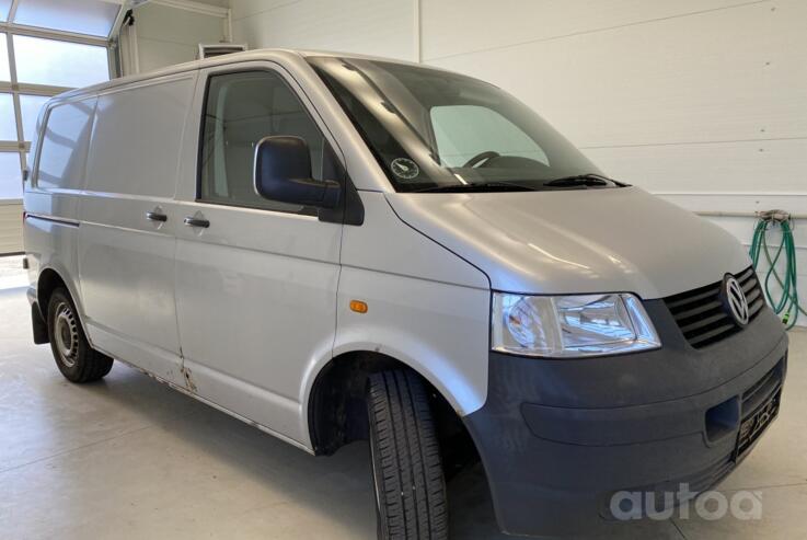 Volkswagen Transporter T5 Minivan 4-doors